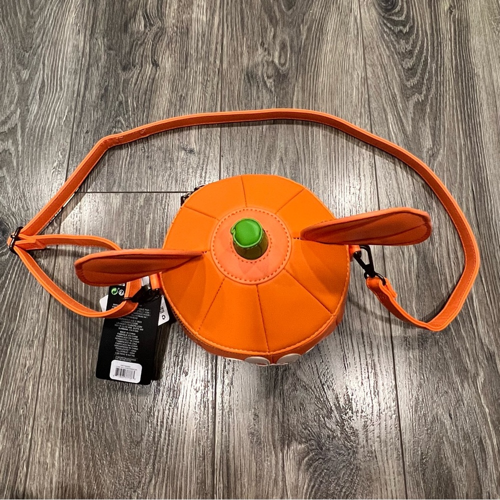 NWT! Official Disney Loungefly Mickey Pumpkin Crossbody bag - Picture 4 of 7